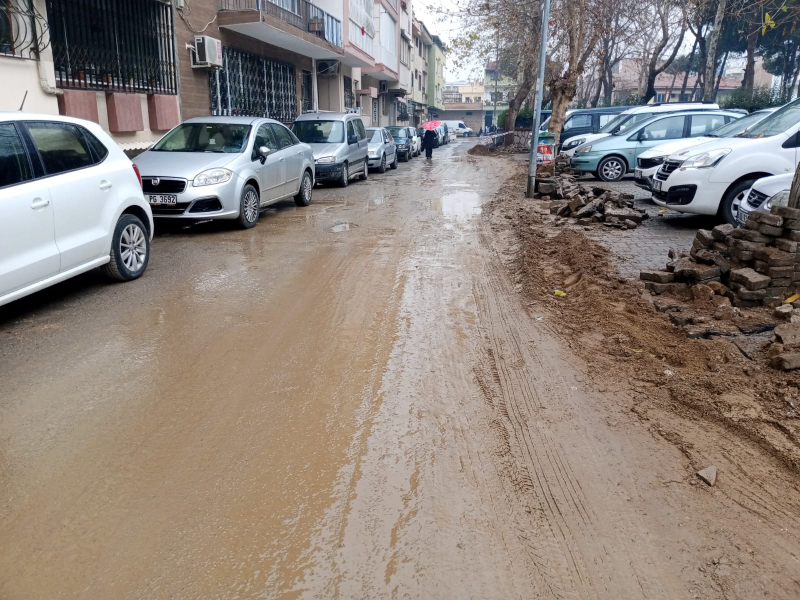 Vatandaş; Sözde değil, özde hizmet istiyor!